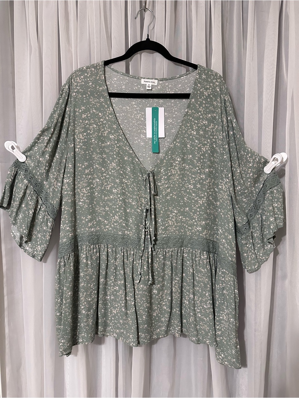 Thread & Clover Sage Green Bohemian Floral V-Neck Peplum Peasant Blouse Size 2X